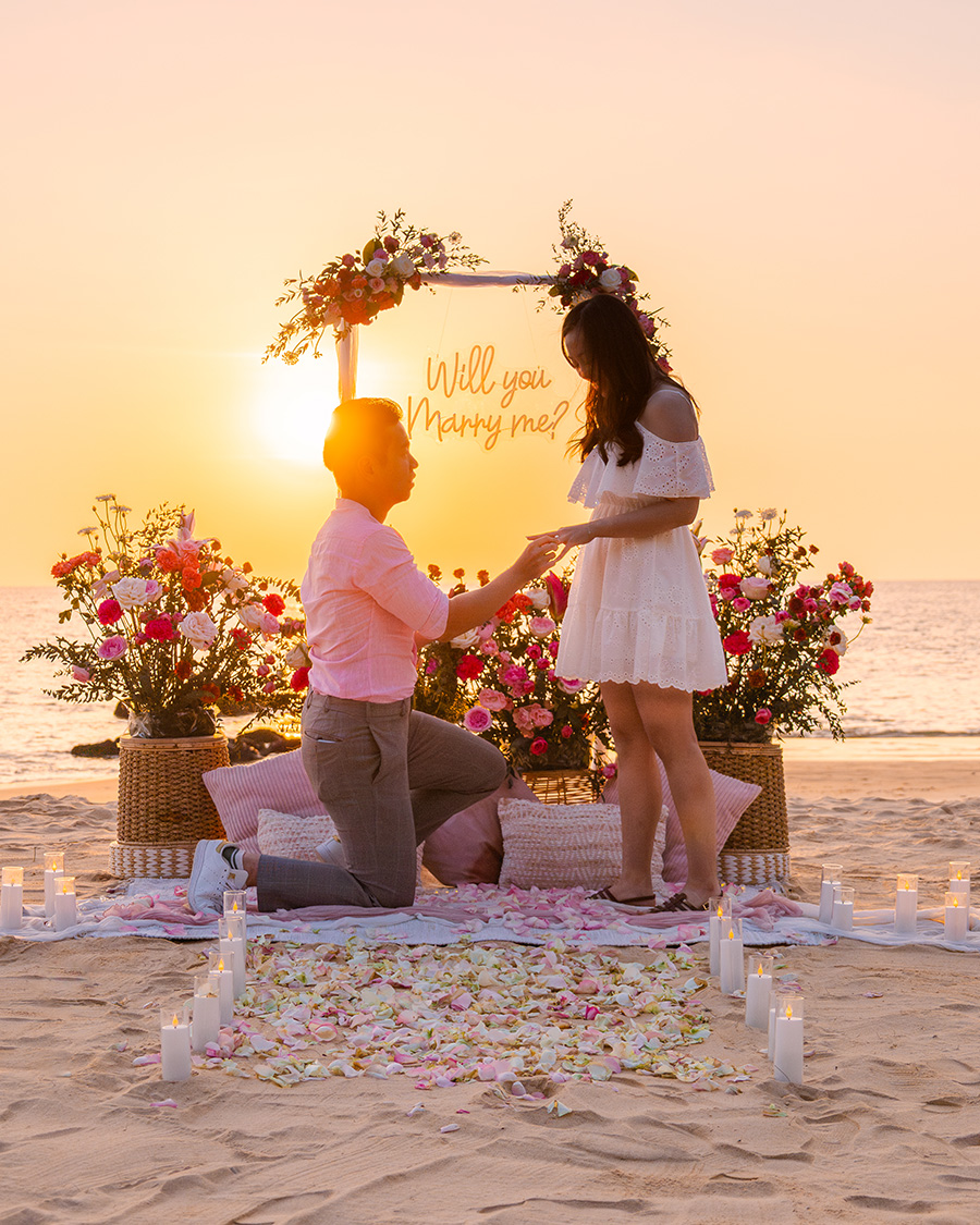 phuket-proposal-couple