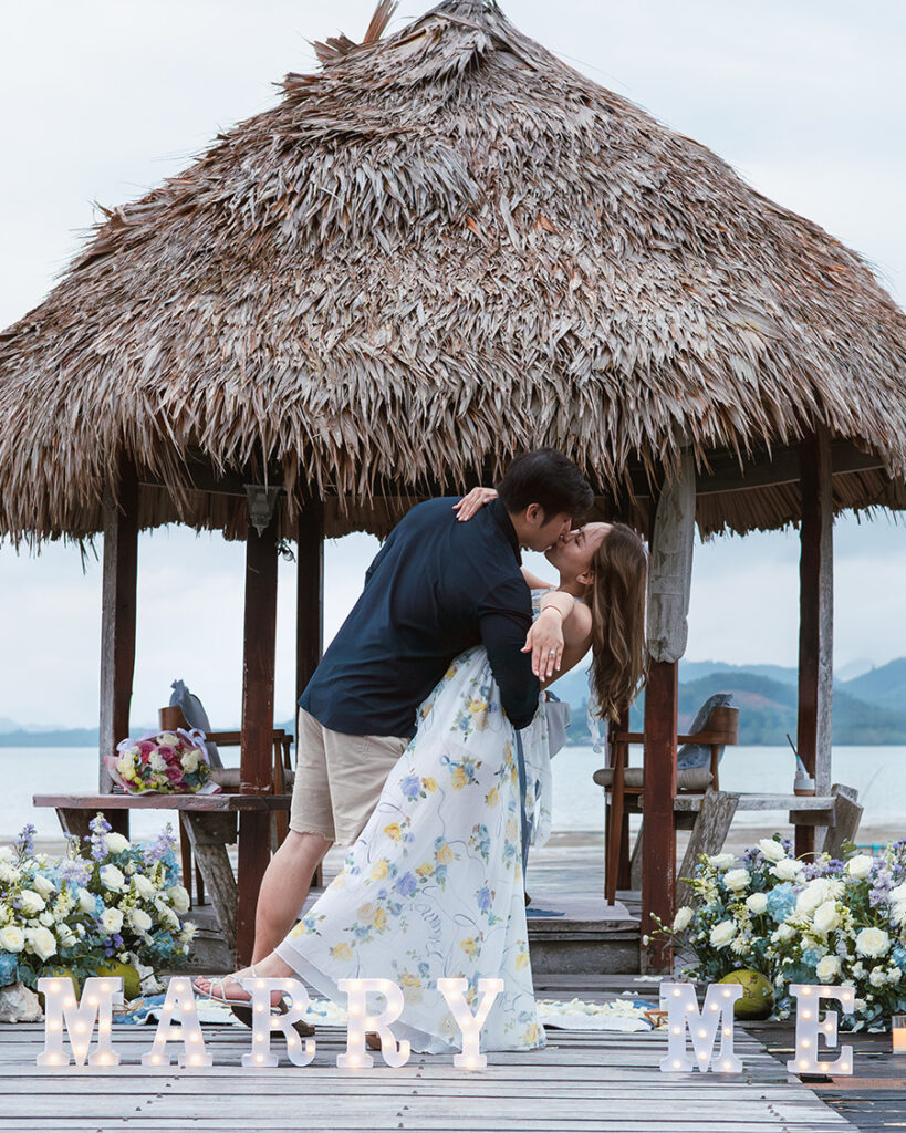 Ruby Sea Cafe Indoor Proposal Location Homeaway Picnic_4